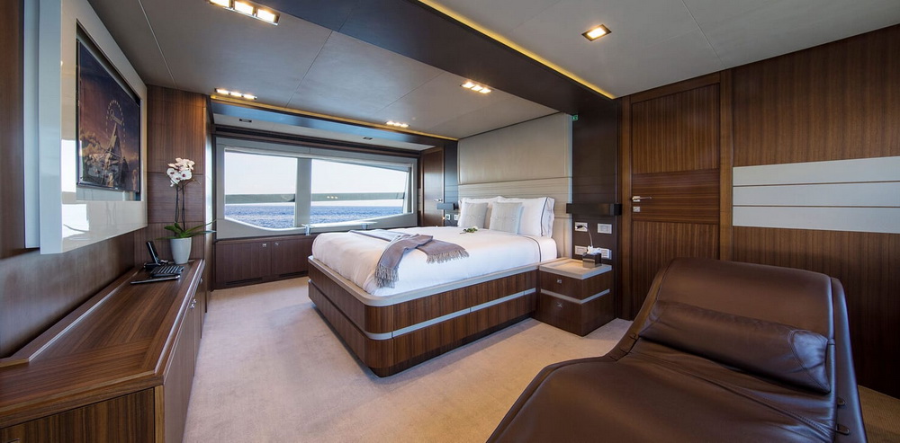 Motor Yacht CAMPO VERDE Master Stateroom