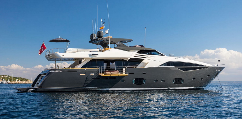 Motor Yacht CAMPO VERDE Side Profile