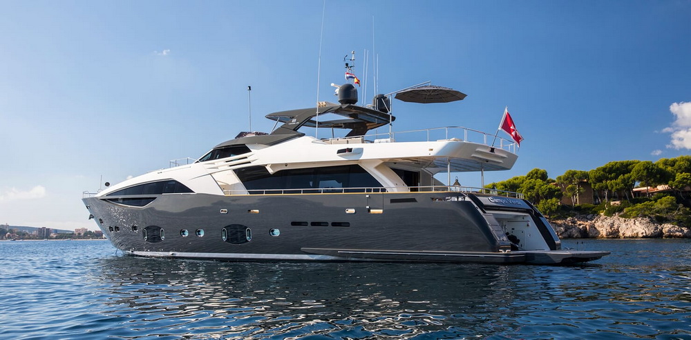 Motor Yacht CAMPO VERDE Exterior Aft