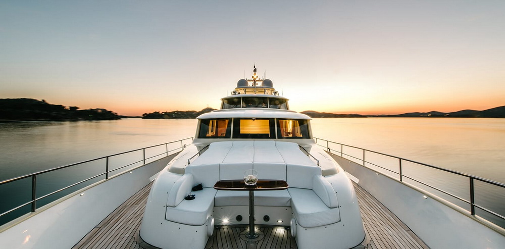 Motor Yacht Perla Nero foredeck