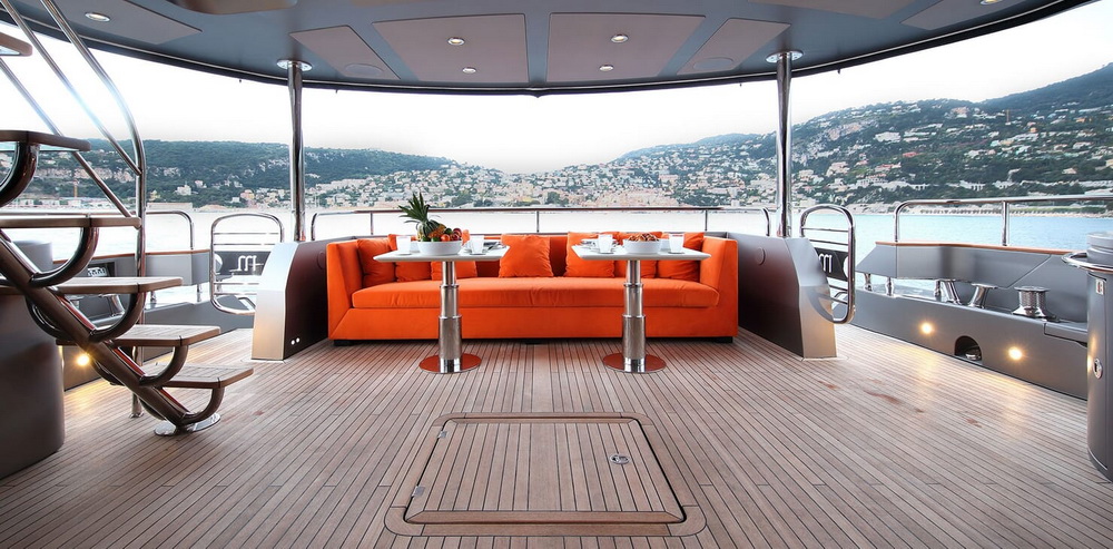 Motor Yacht MIRKA Main Aft Deck Seating
