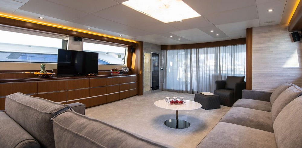 Motor Yacht Princess Lona Main Saloon 2