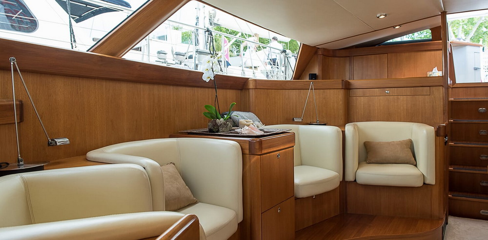 Sailing Yacht Sindonemo seating