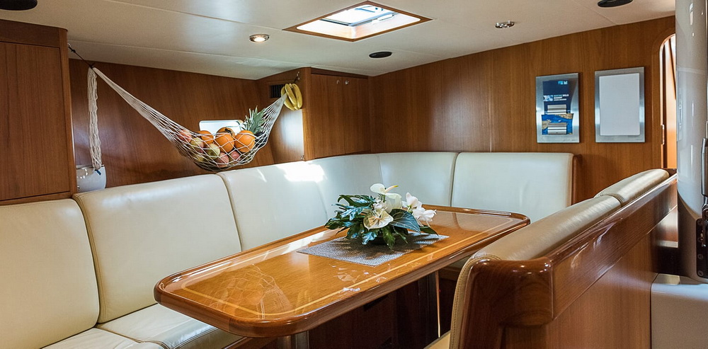 Sailing Yacht Sindonemo living area