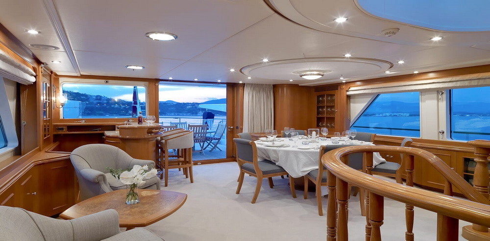 Motor Yacht Spada living area