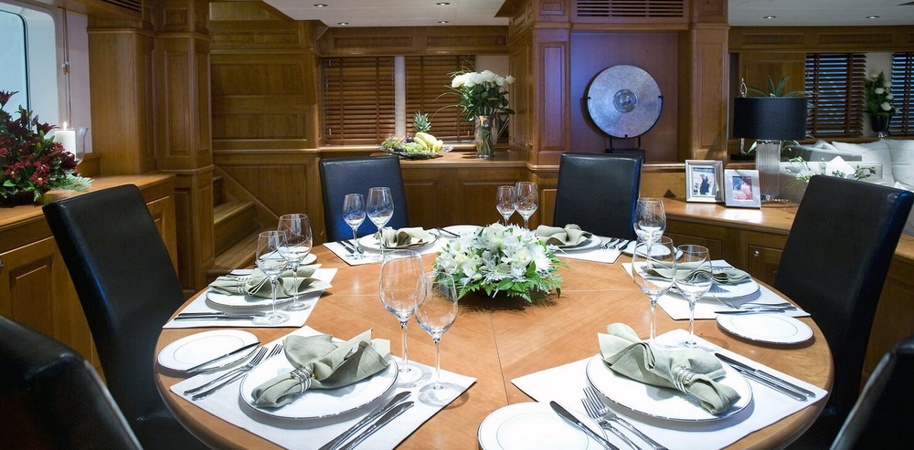 Sailing Yacht Sunny Hill dining area