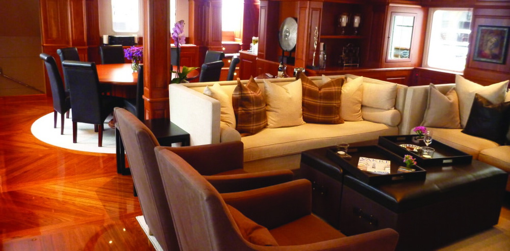 Sailing Yacht Sunny Hill saloon