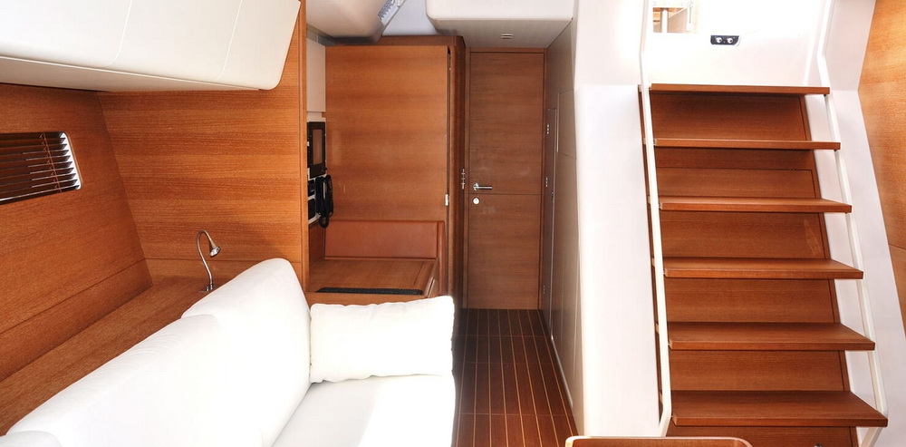 Sailing Yacht SWAN 80-102 SAPMA Saloon Seating