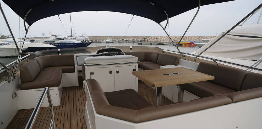 Motor Yacht Thanx Dad 4 Sun Deck