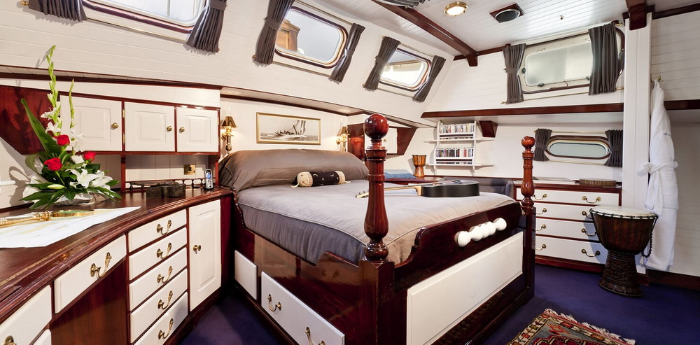 Sailing Yacht TIGERLILY OF CORNWALL Master Stateroom