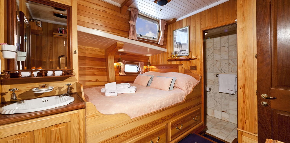 Sailing Yacht TIGERLILY OF CORNWALL Double Guest Stateroom