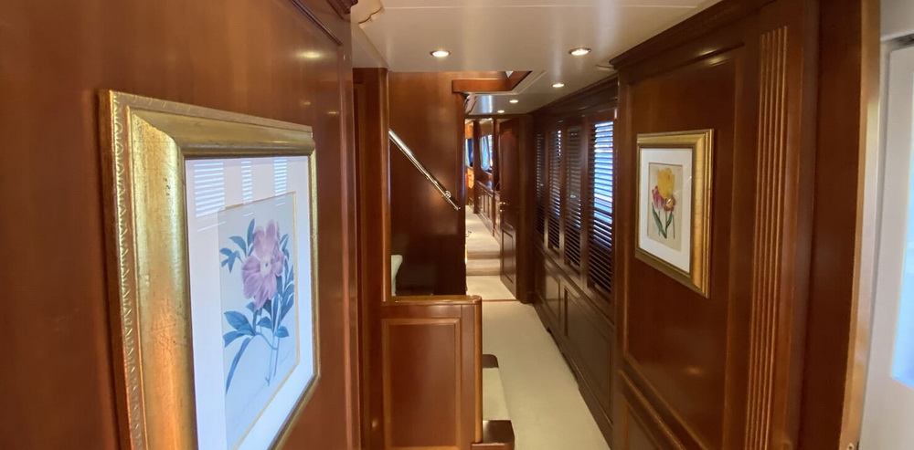 Motor Yacht TURK'S hallway