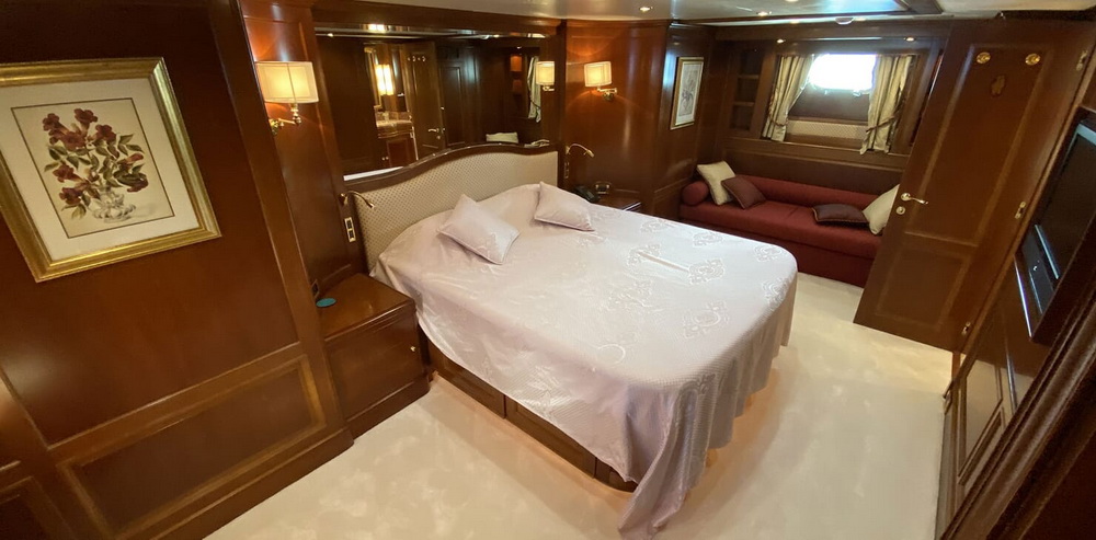 Motor Yacht TURK'S Guest Double Stateroom