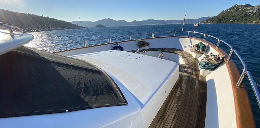 Motor Yacht TURK'S Bow