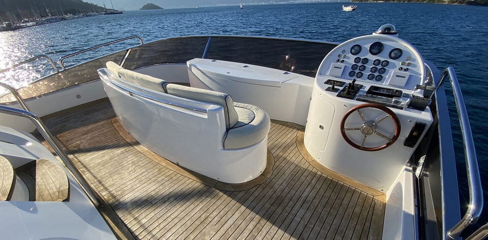 Motor Yacht TURK'S Sundeck Wheel