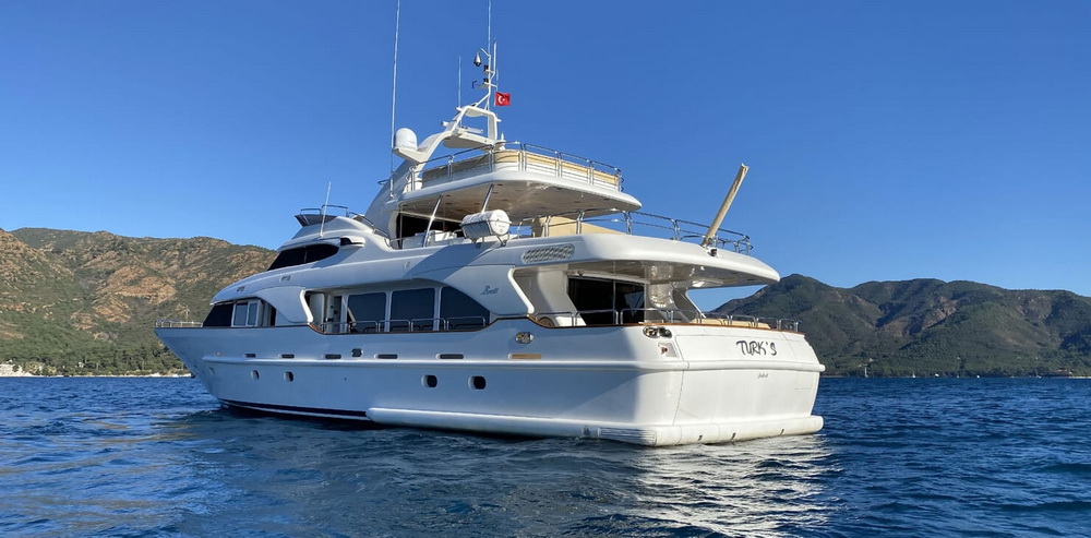 Motor Yacht TURK'S Exterior Aft View