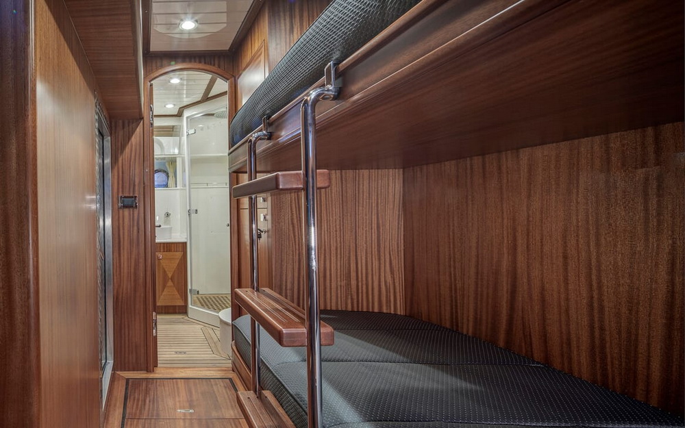 Motor Yacht VICEM 82 crew cabin